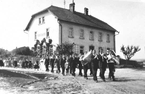 Altes Schulhaus um 1900